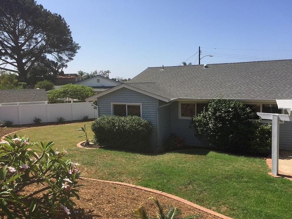 3750 Yvette Way photo 2