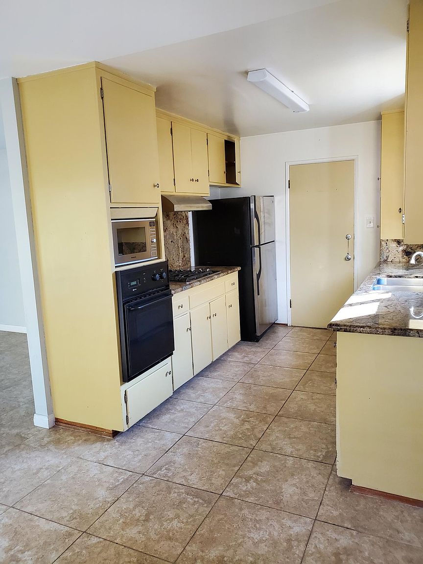 3860 Margaret Way photo 2