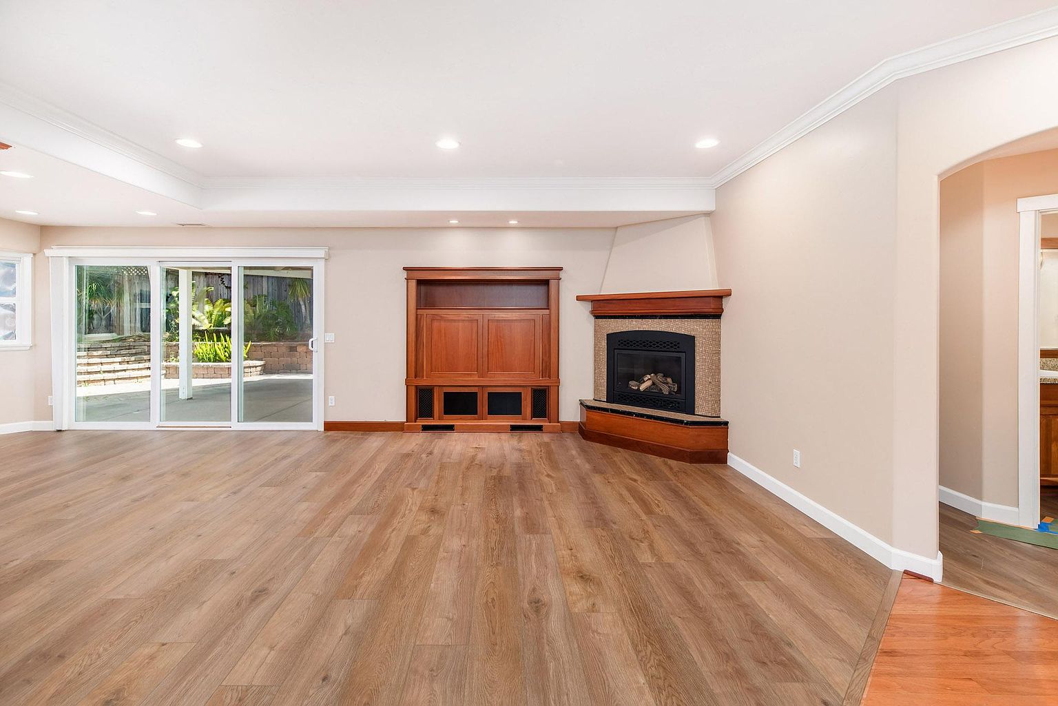 4020 Royal Dr photo 3