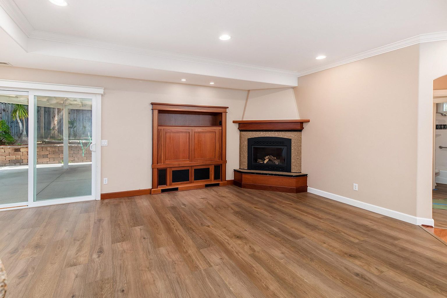 4020 Royal Dr photo 4