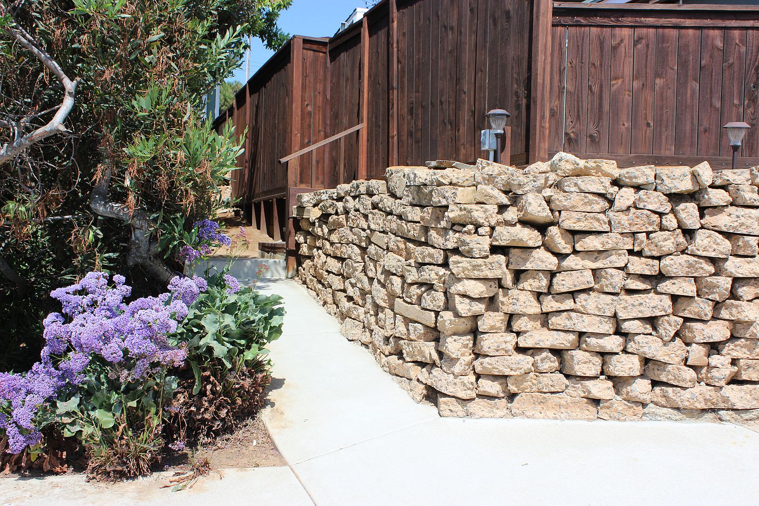 3905 Skyline Rd photo 2