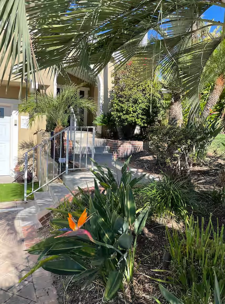 4810 Refugio Ave photo 2