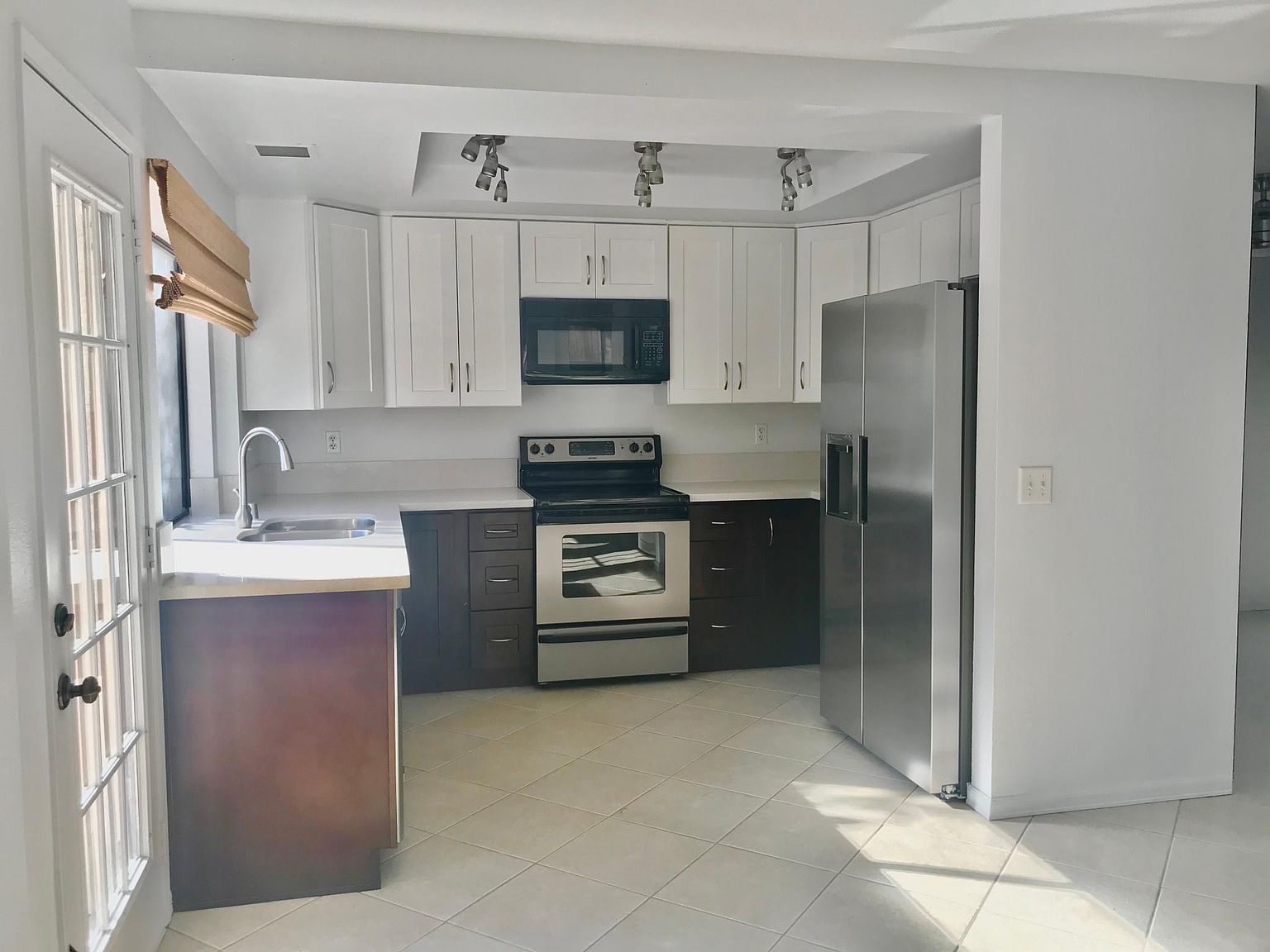 905 Rosemary Ave photo 4