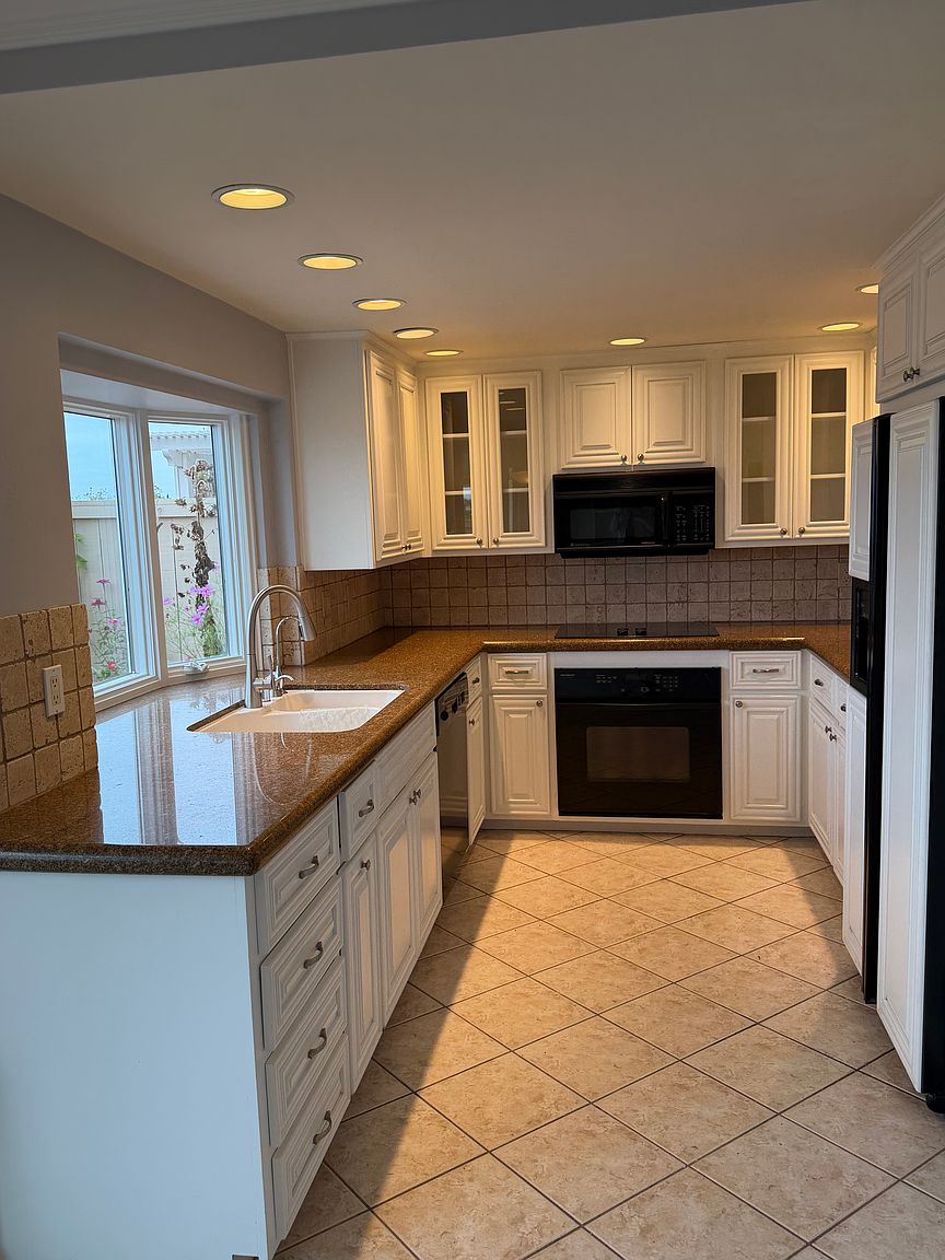 7037 Snapdragon Dr photo 2