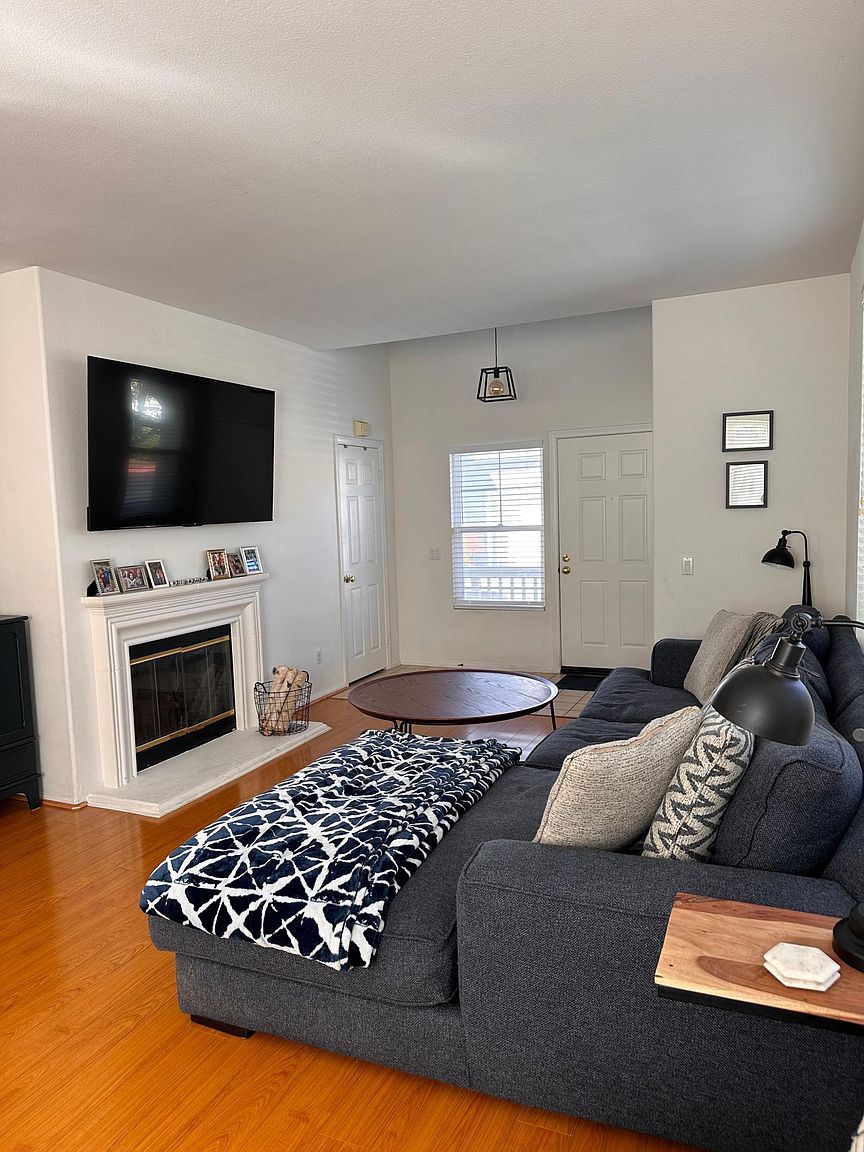 6599 Daylily Dr photo 3
