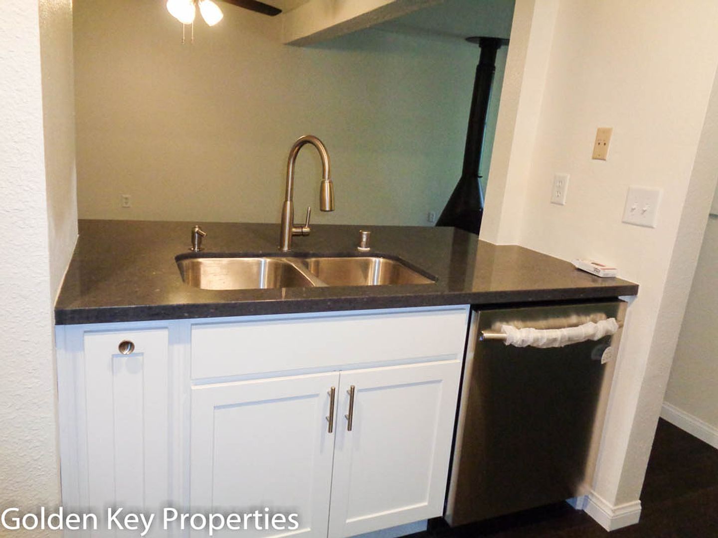 2410 Altisma Way photo 2
