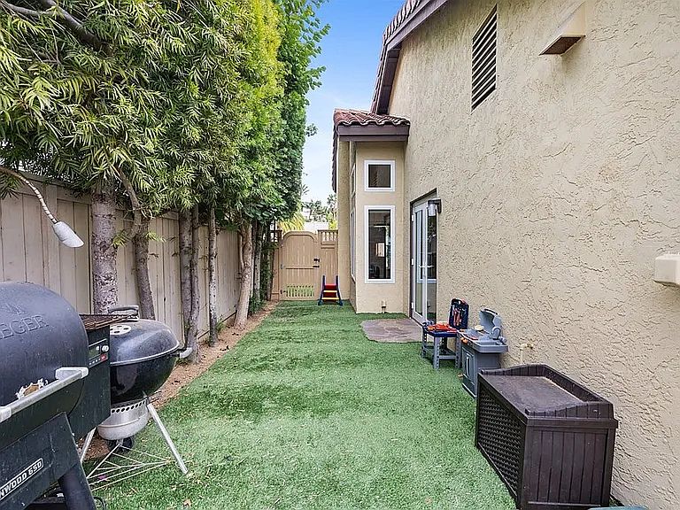 1588 Bella Vista Dr photo 5