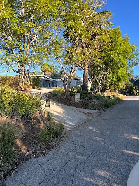 347 Morgan Pl photo 2