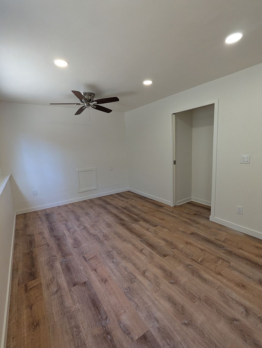 838 Plumosa Ave photo 2