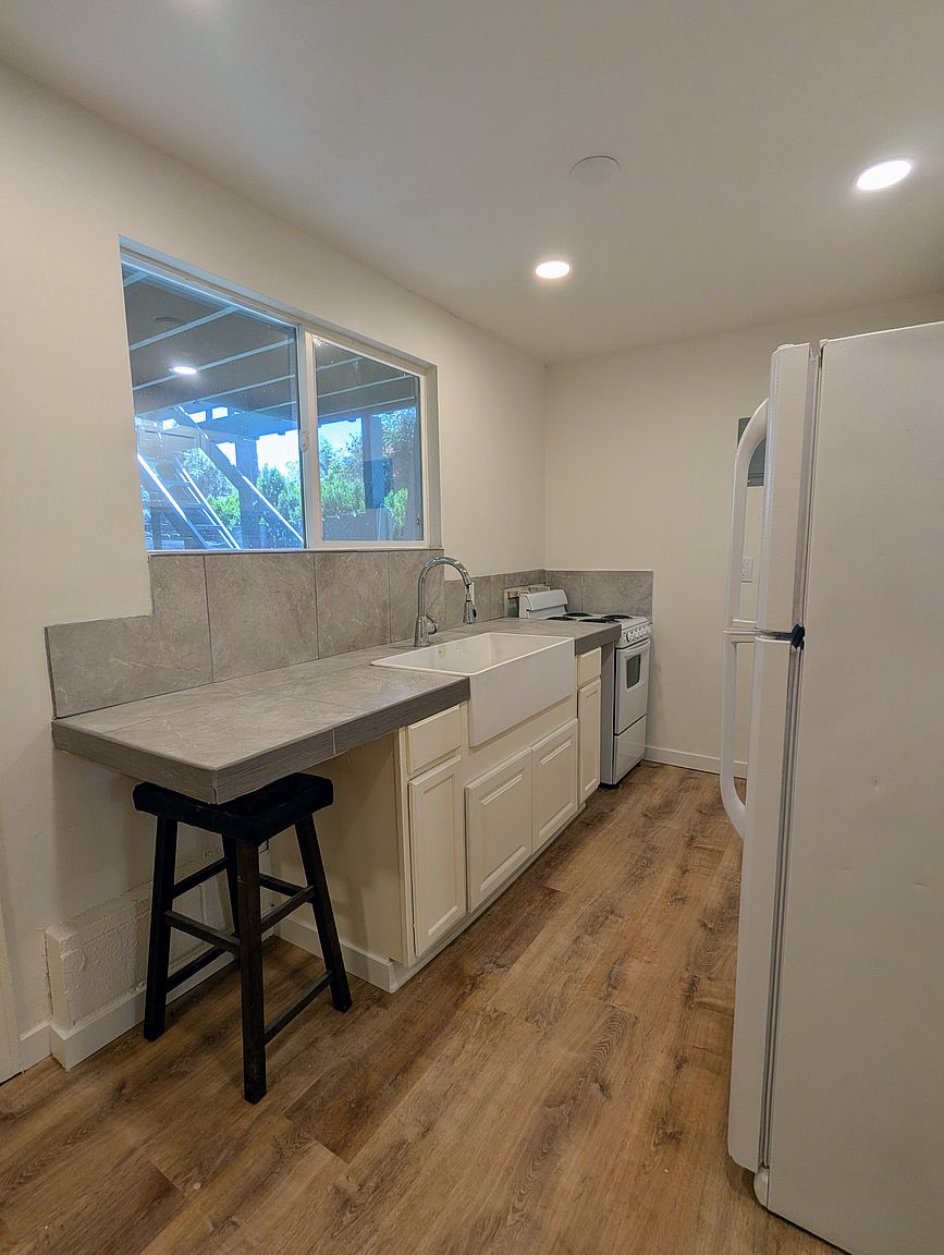 838 Plumosa Ave photo 4