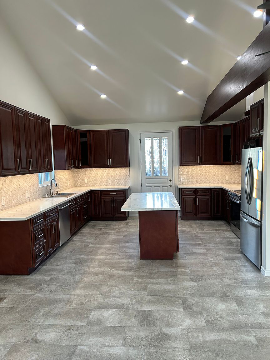 1038 Collado Ln photo 3