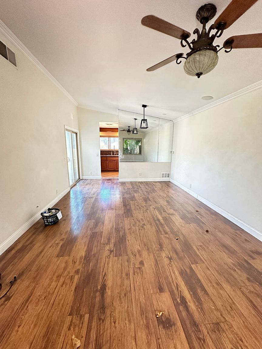 450 Poplar Ave photo 2