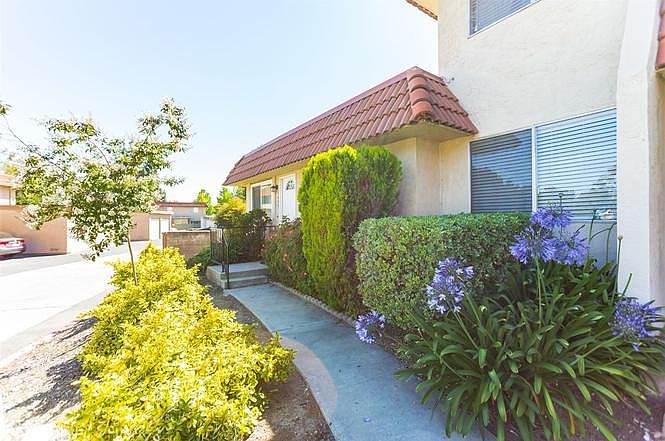 1635 Rue De Valle photo 2