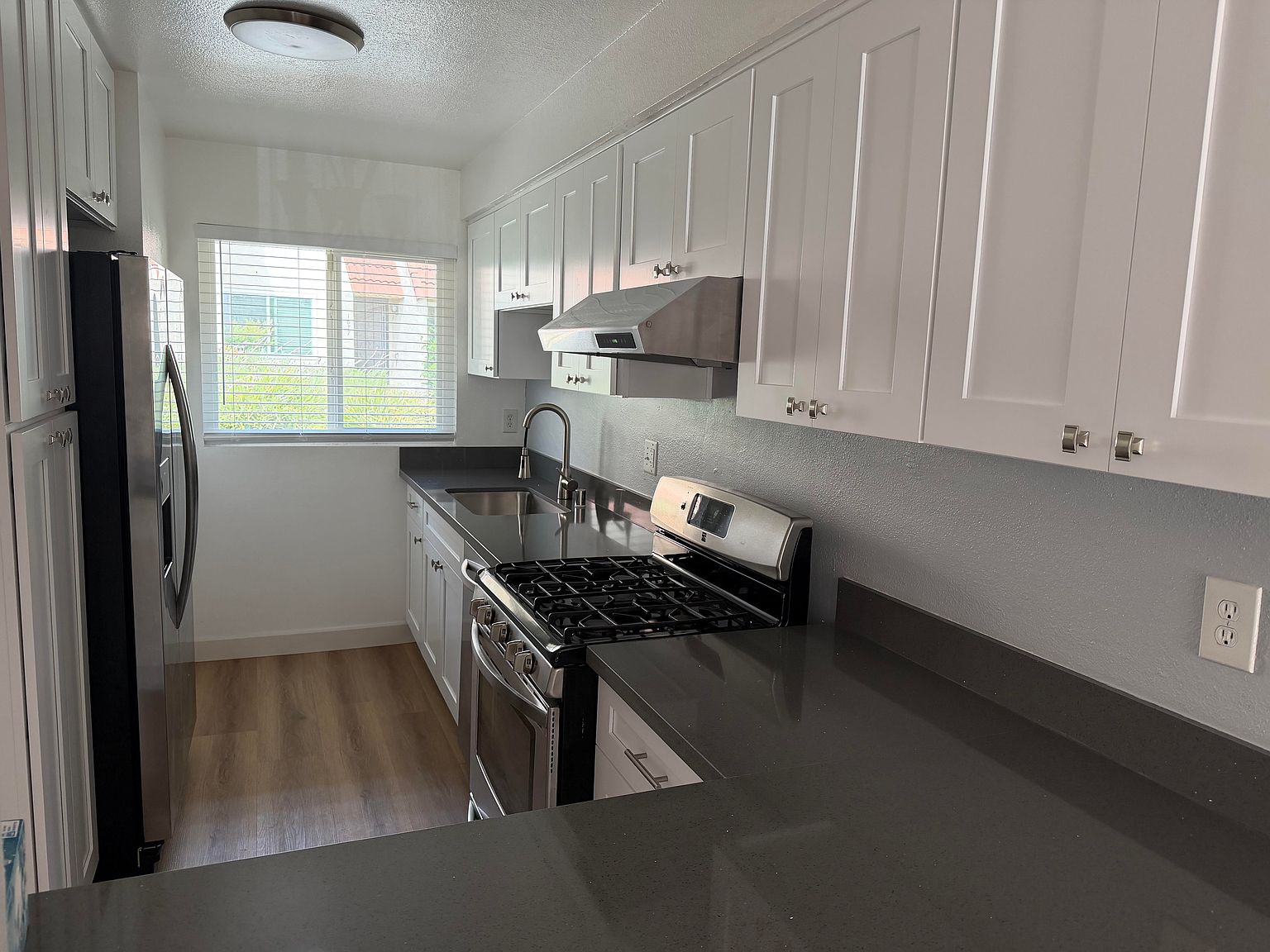1614 Grandon Ave photo 2