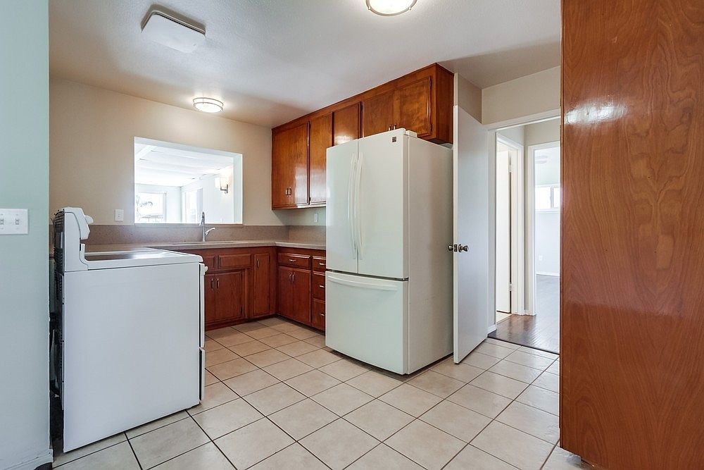 1553 La Casita Dr photo 4