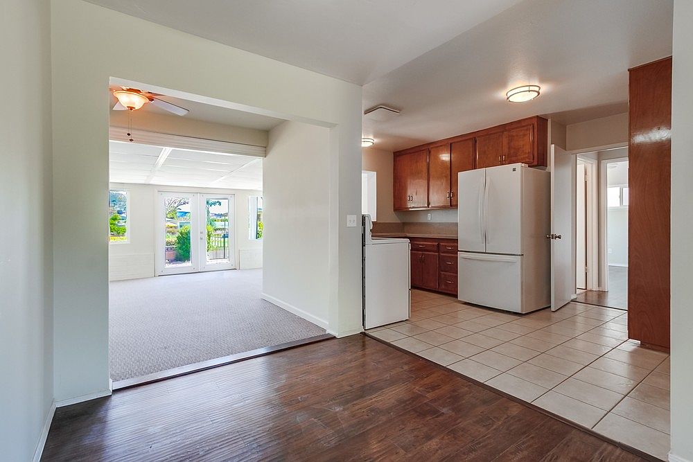1553 La Casita Dr photo 3