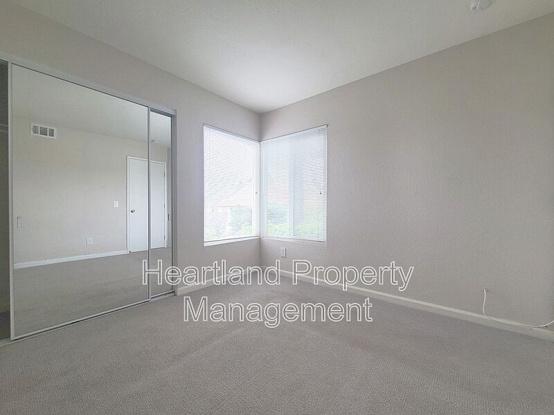 906 S Rancho Santa Fe Rd photo 5