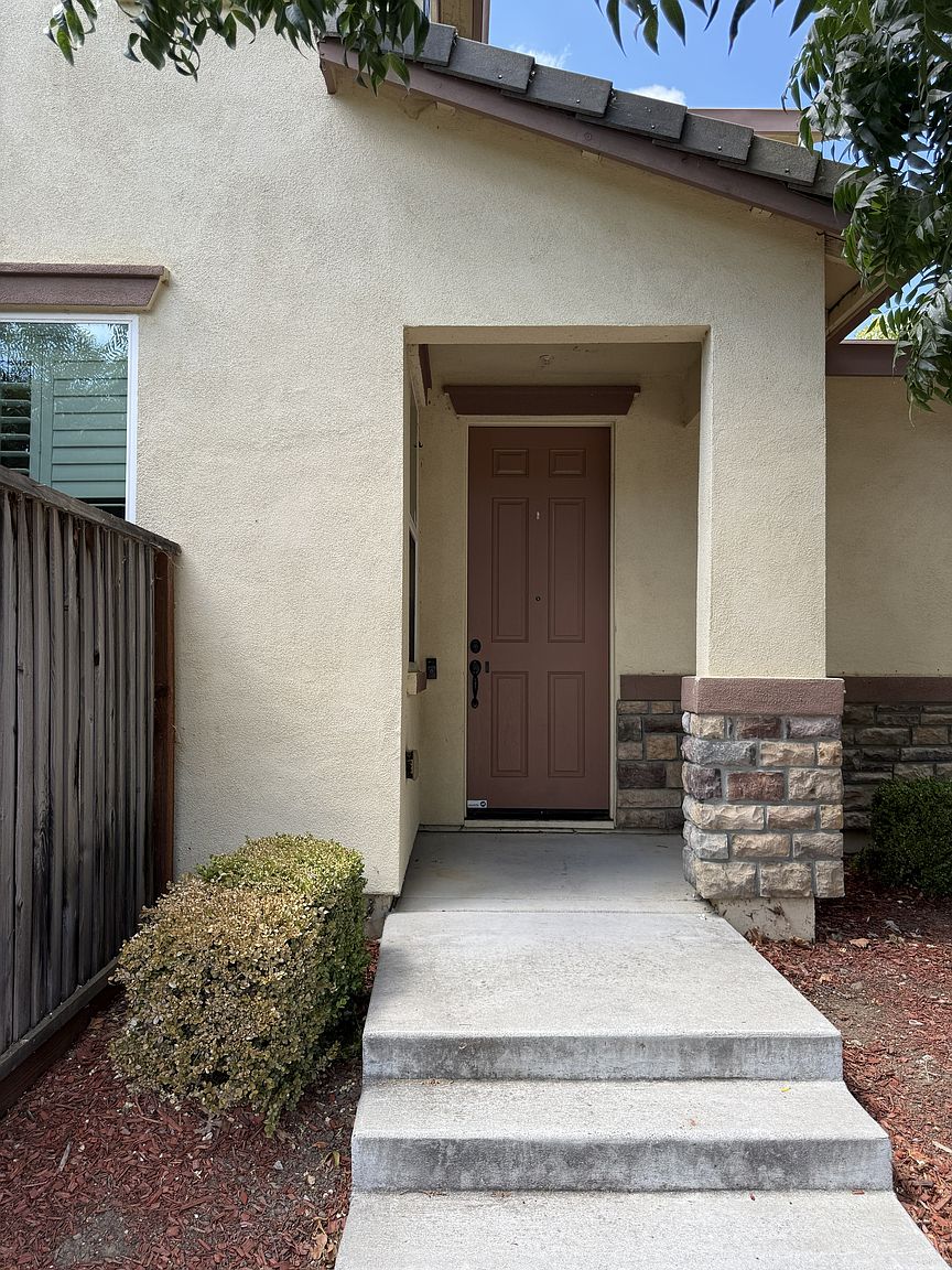 1760 Tarragon Dr photo 3