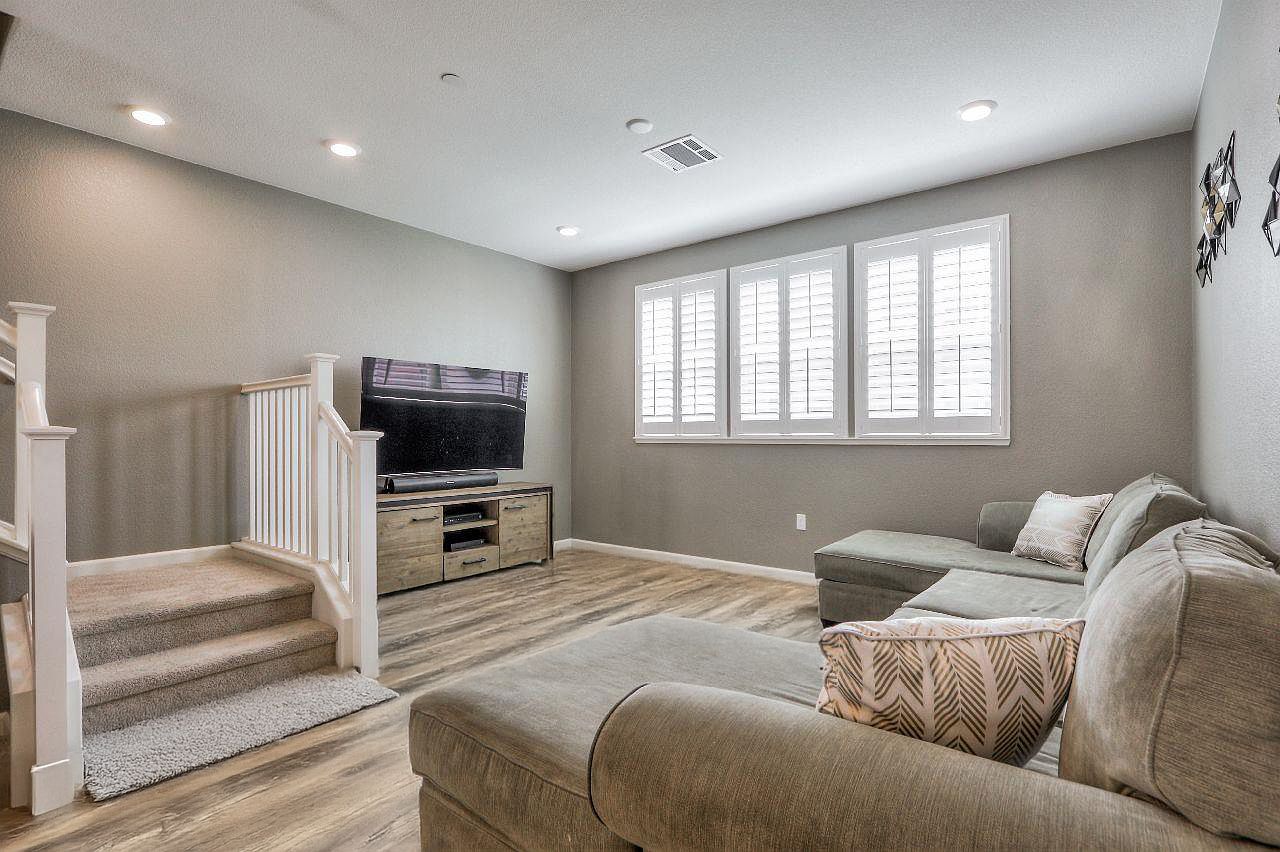 267 Montalcino Cir photo 4