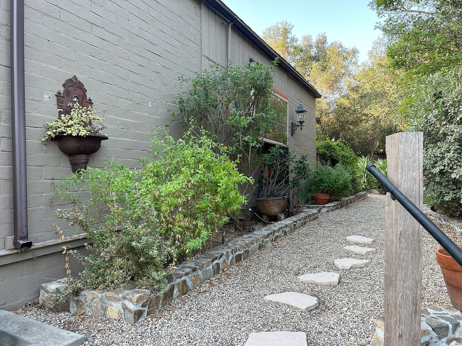 20402 Elfin Forest Rd photo 3