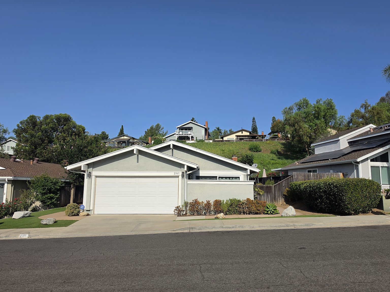 2361 Valley View Pl photo 2