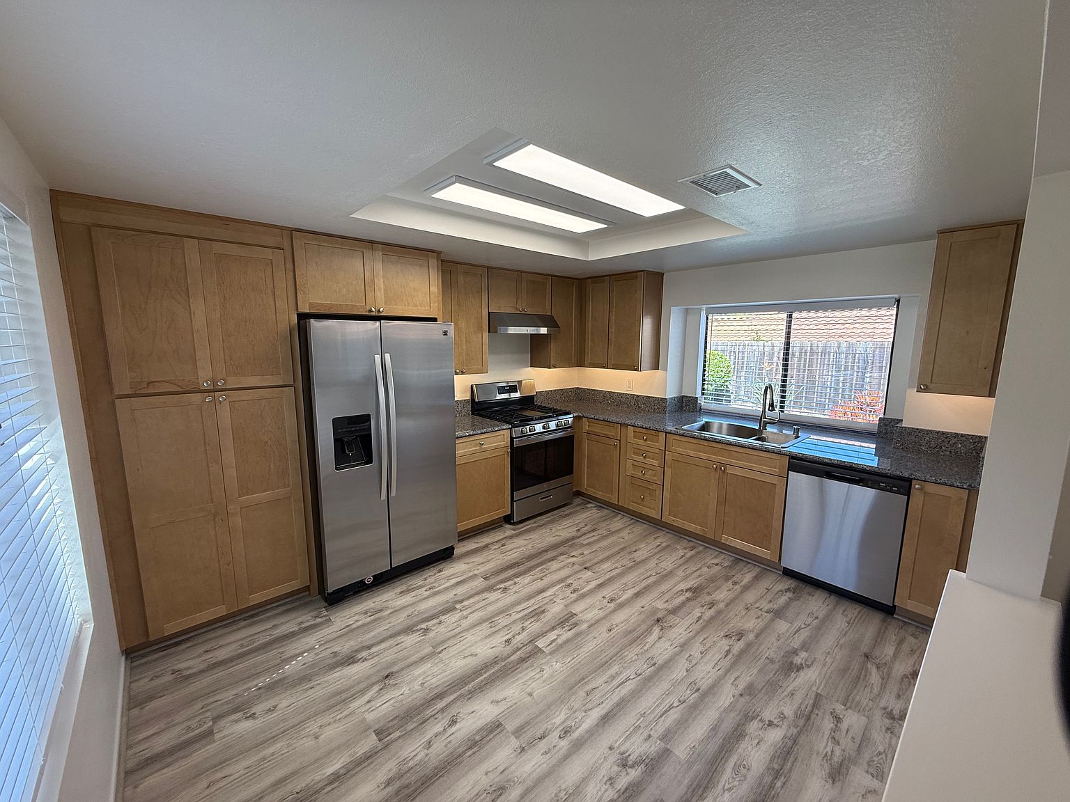 832 Lochwood Pl photo 3