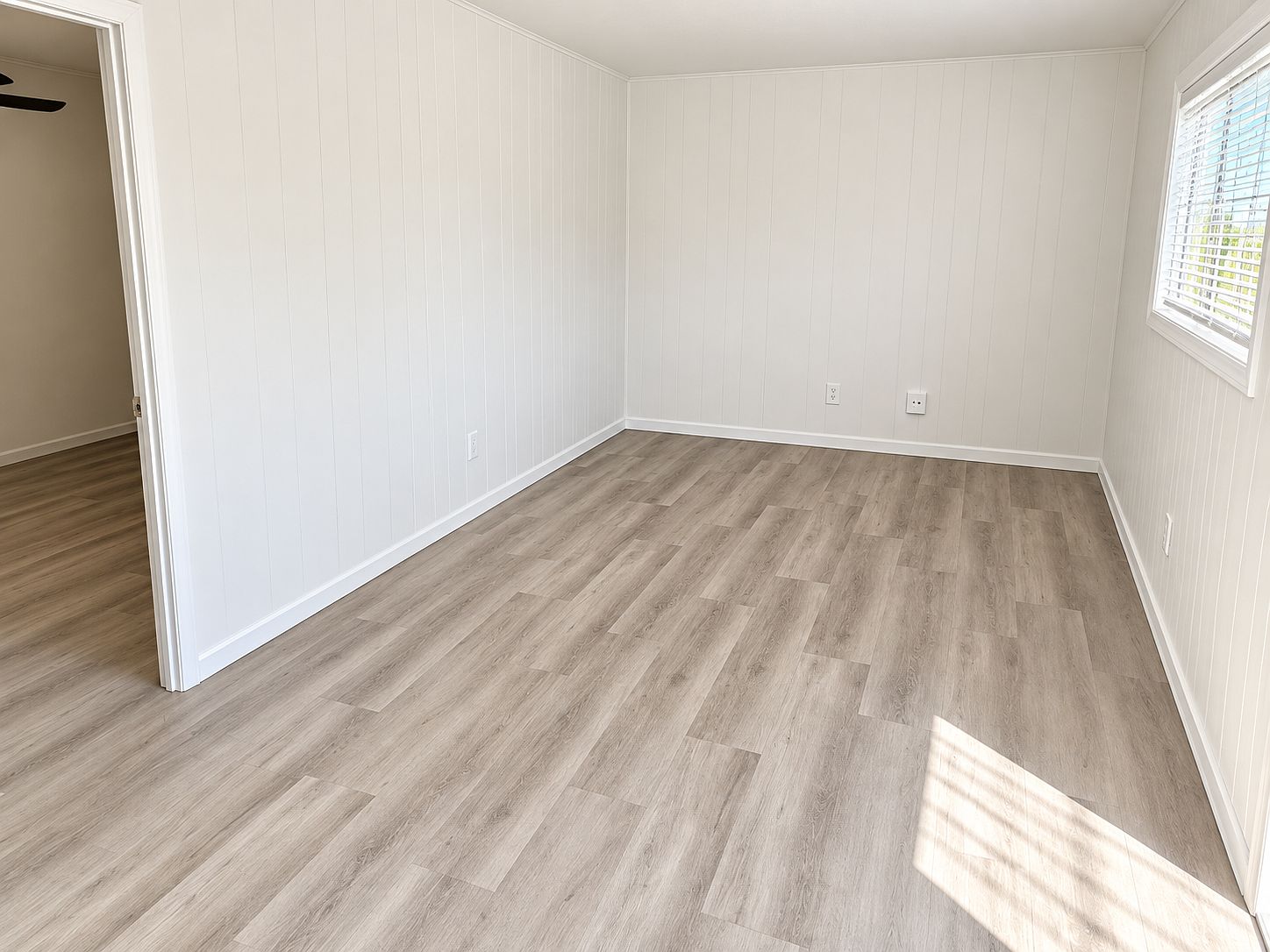 1671 S Iris Ln photo 3