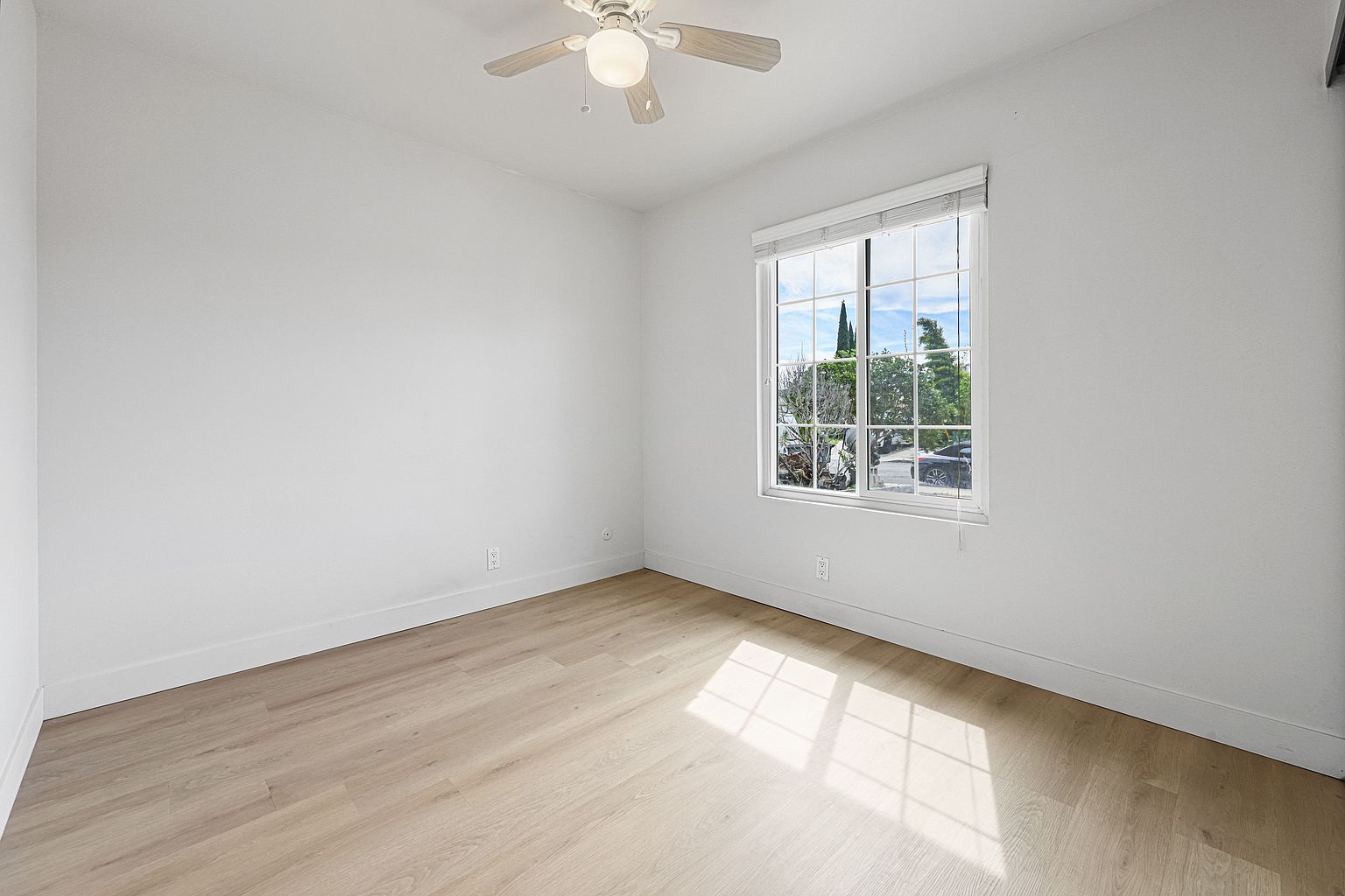 1544 Indian Summer Rd photo 4