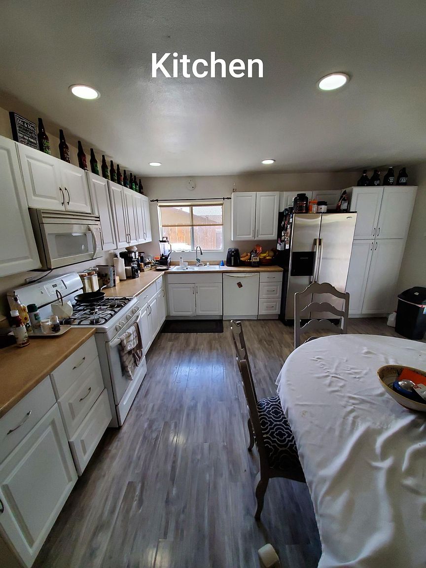 756 Butterfield Ln photo 5