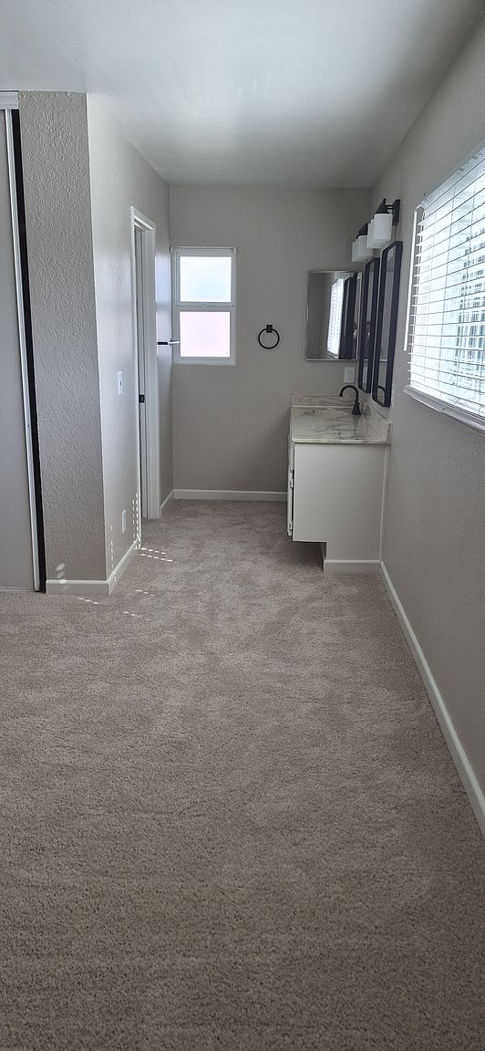 1231 Armstrong Cir photo 2