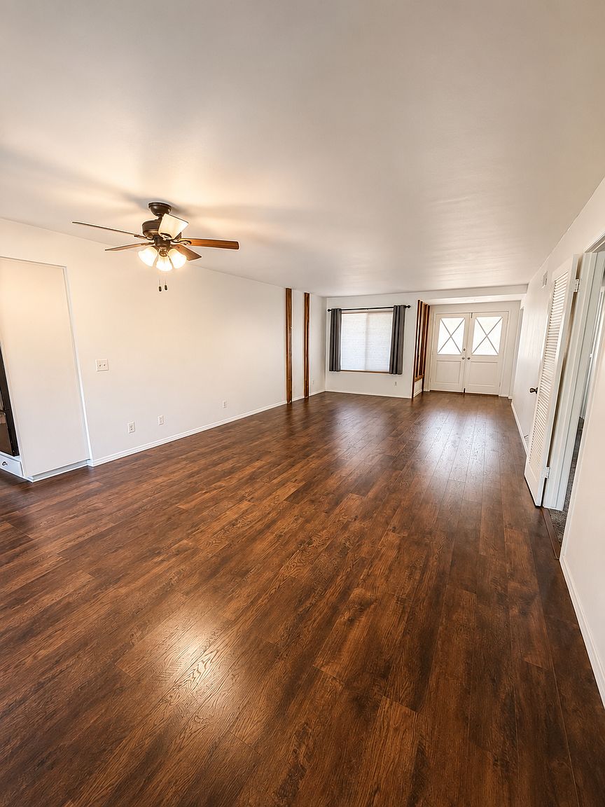 1521 Oak Hill Dr photo 3