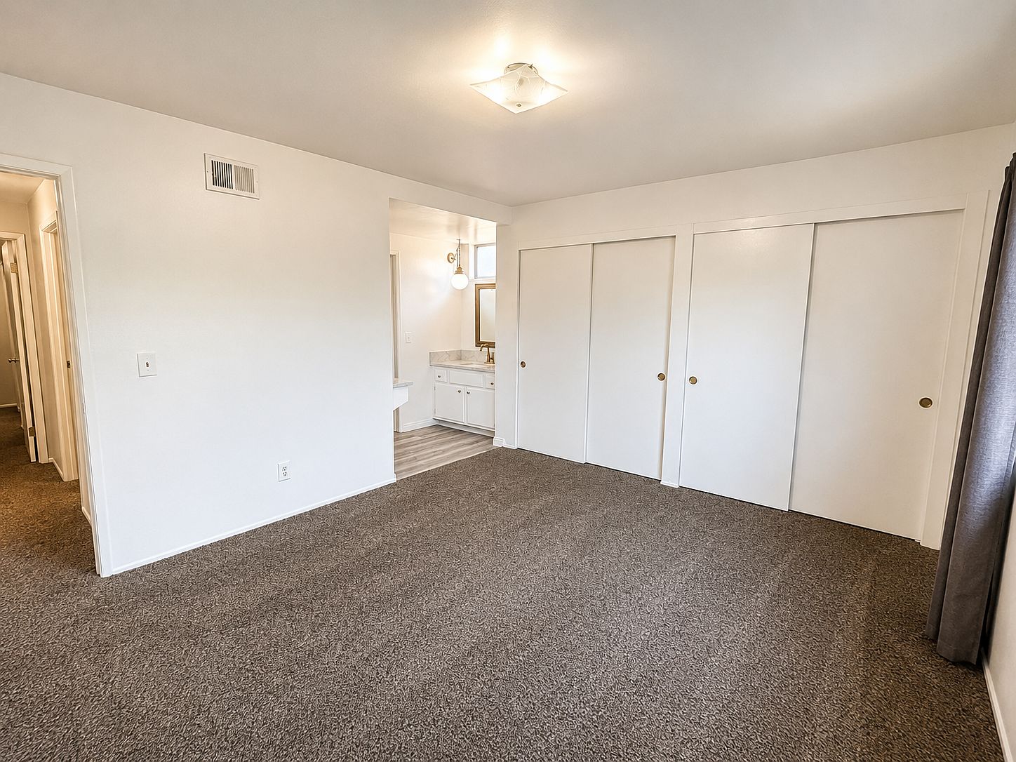 1521 Oak Hill Dr photo 5