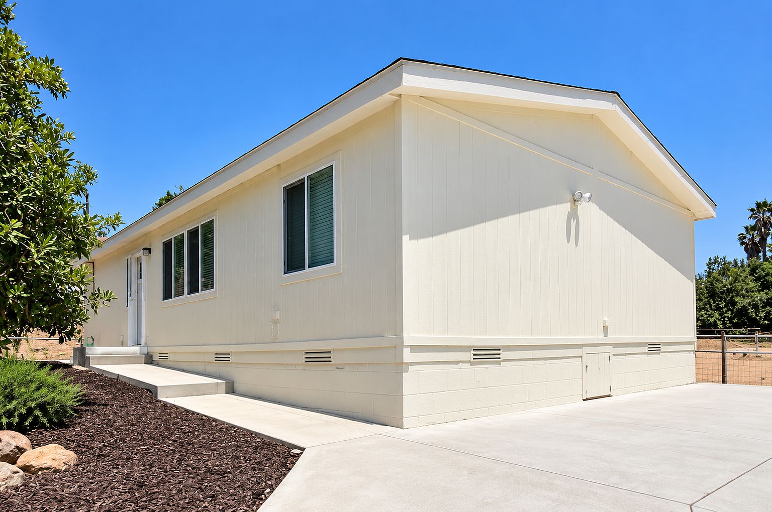 2605 1/2 Kauana Loa Dr photo 4