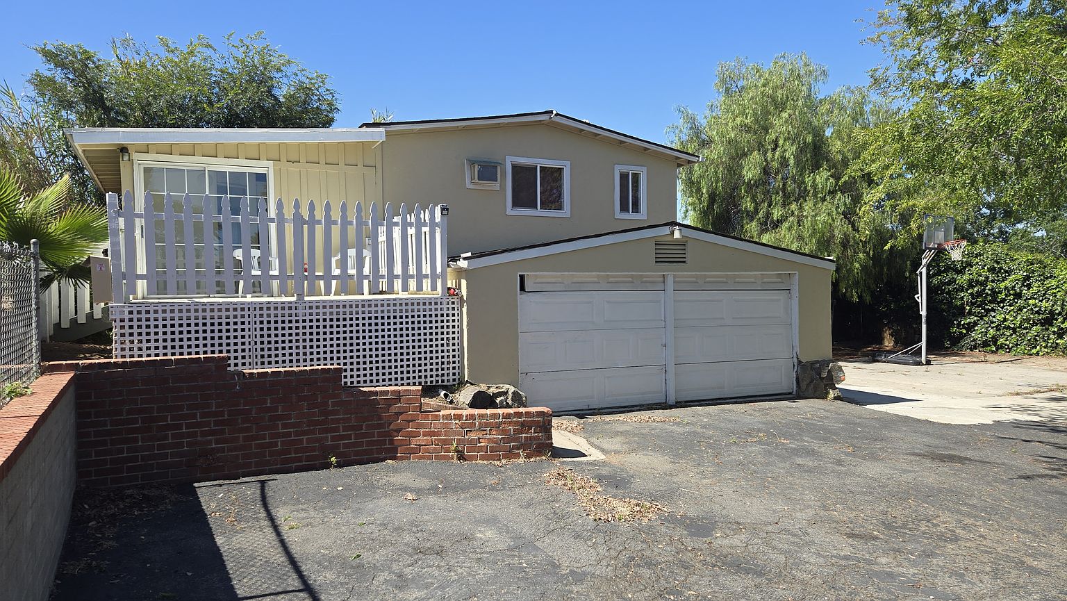 2210 S Escondido Blvd photo 3