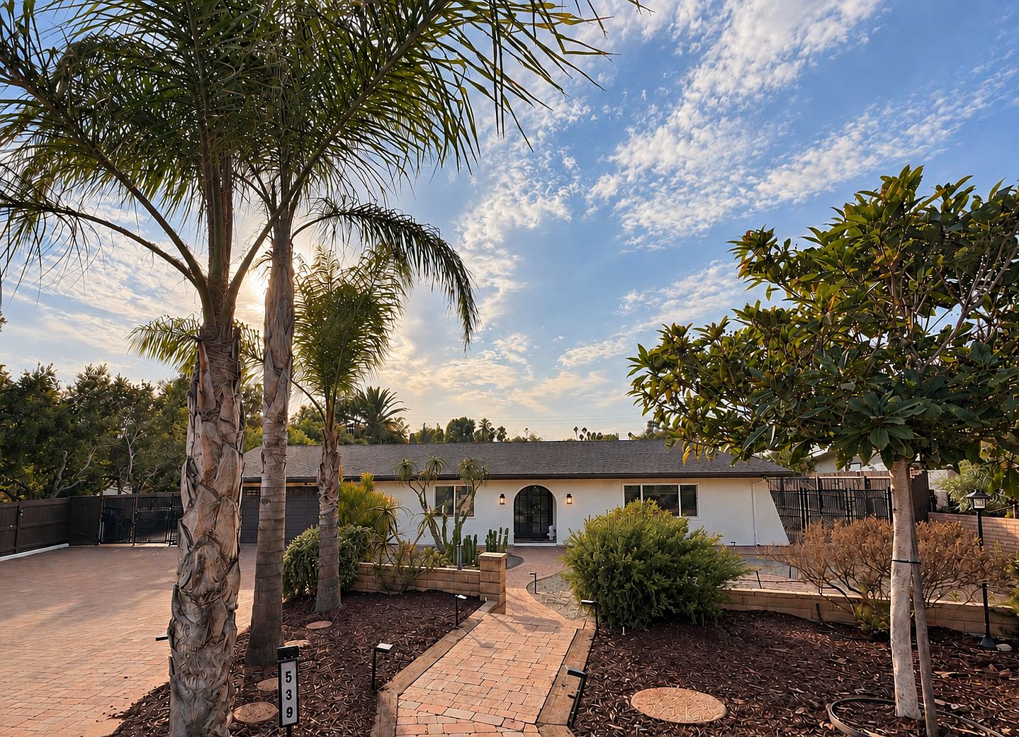 539 Eldorado Dr photo 3