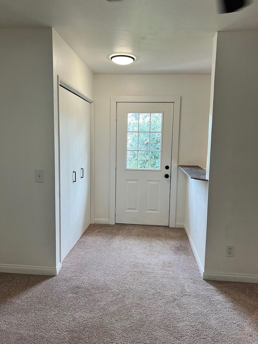 481 Eldorado Dr photo 4