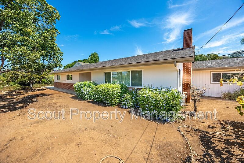 1934 S Juniper St photo 4