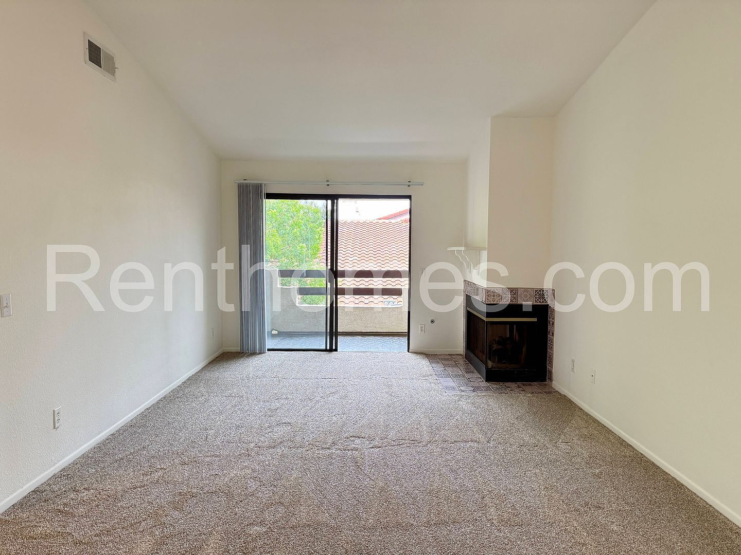 2425 Cranston Dr Escondido, CA 92025 photo 2