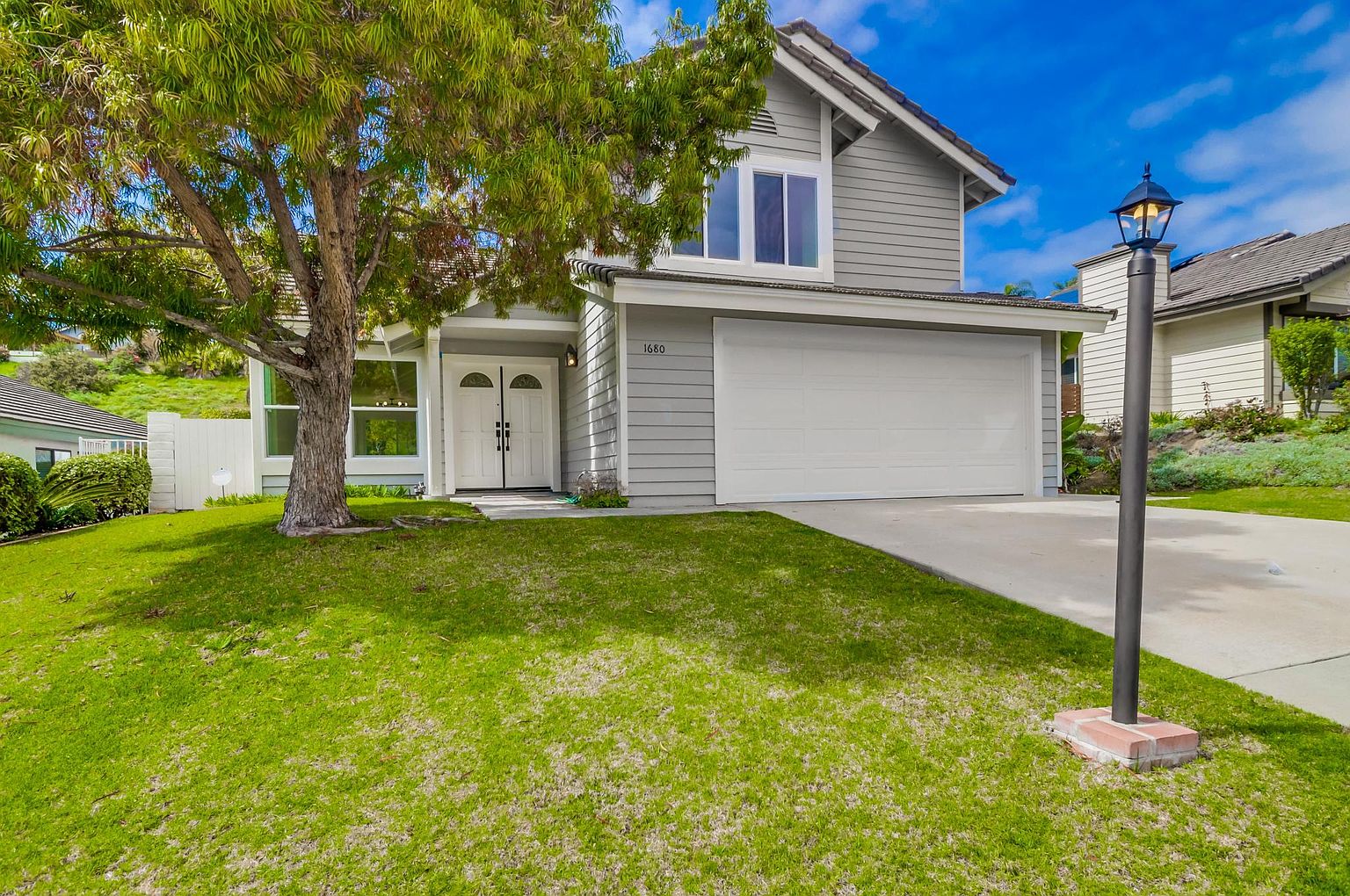 1680 Swallowtail Rd photo 3