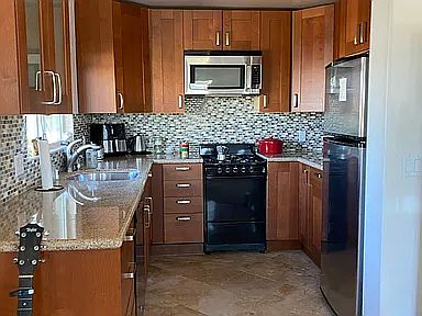 798 Clark Ave photo 2