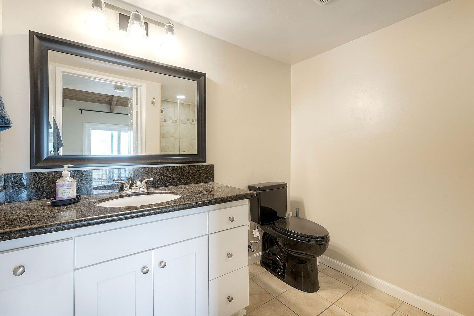 940 Sealane Dr photo 2