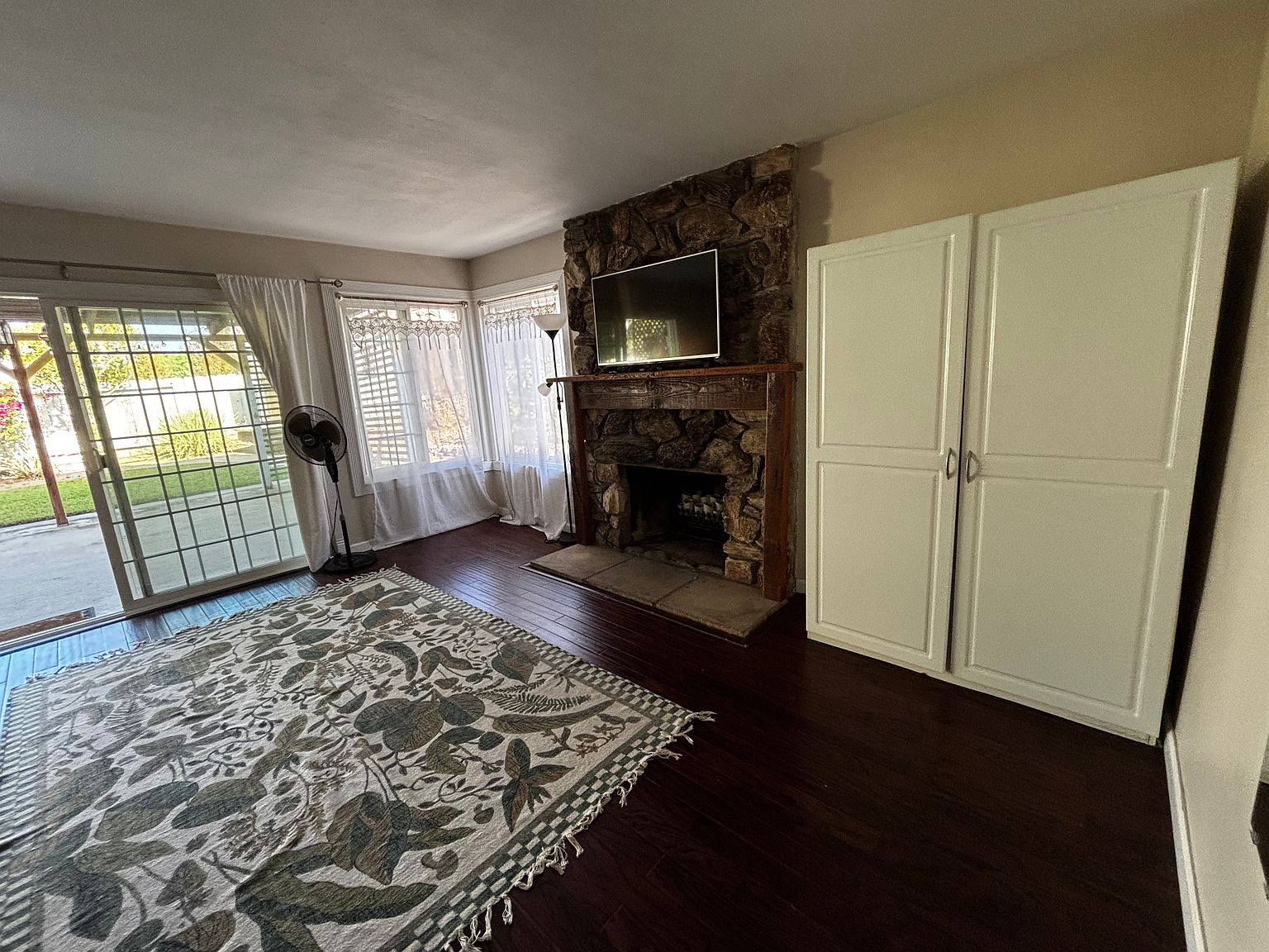374 Cerro St photo 2