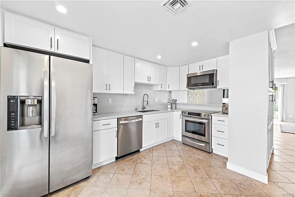 2140 Orinda Dr photo 4