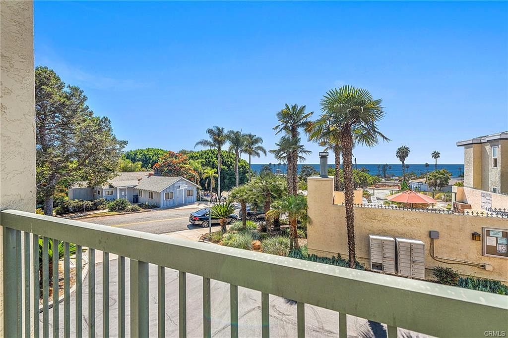 2140 Orinda Dr photo 3