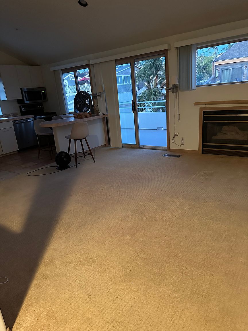 2471 Newport Ave photo 2