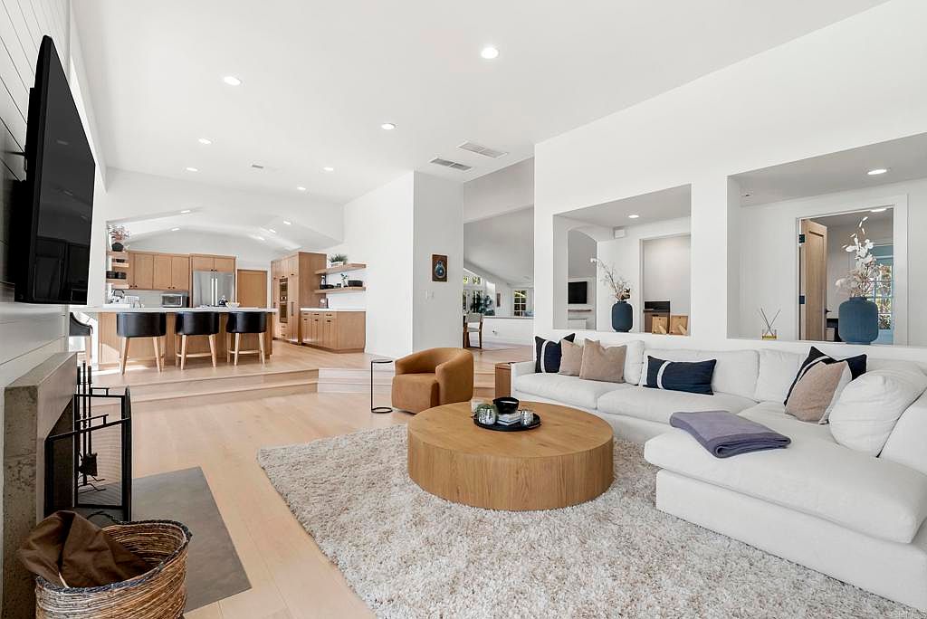 5427 La Crescenta photo 4