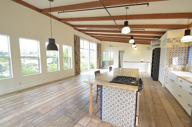 3561 Prince St photo 5