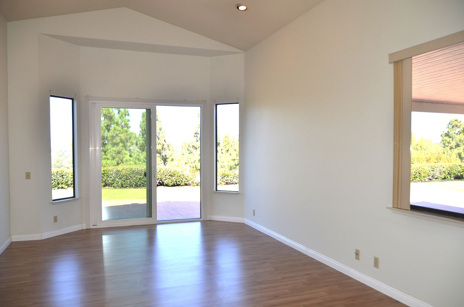 12065 Tretagnier Cir photo 4