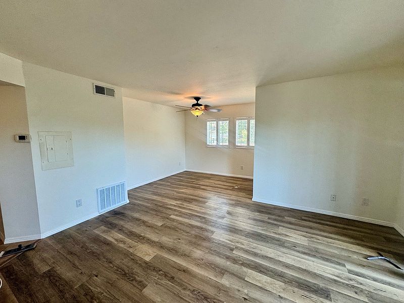 Oaks North Village photo 5