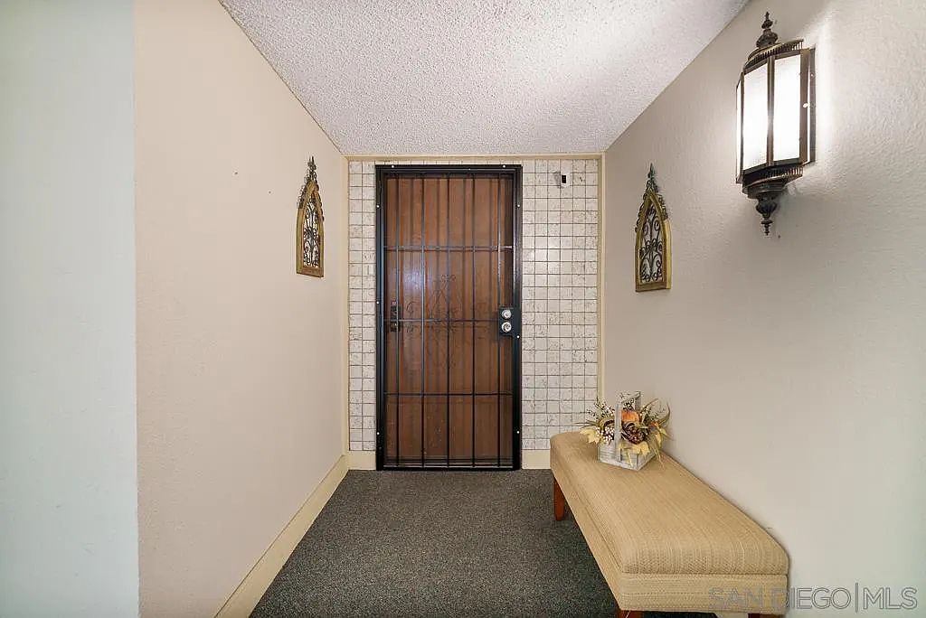17637 Pomerado Rd photo 2